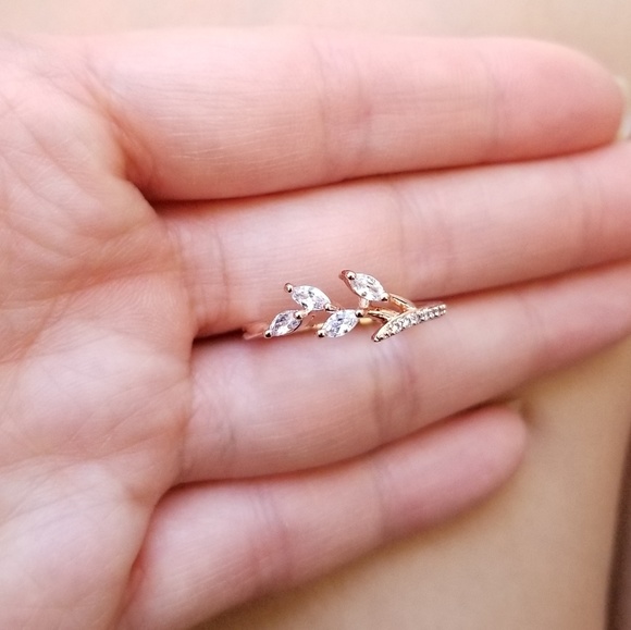 🔥LAST 1🔥NEW DAINTY BOHO CZ LEAF RING - Picture 2 of 6